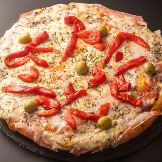 Pizza Jamón Y Morrones (Mediana)