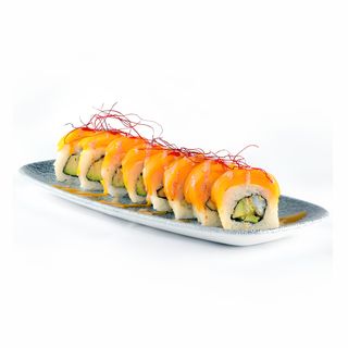 Dragon roll z krewetkami w tempurze i mango