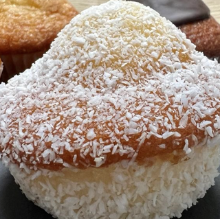 Magdalena De coco Artesana Delicatessen