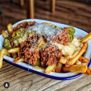 Frytki chilli con carne