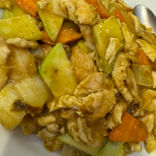 50.Pollo con salsa curry