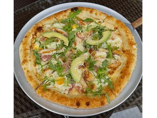 Піца З куркою, беконом та авокадо  (30см)