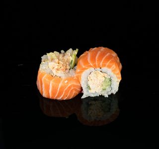 California roll łosoś z sałatką krabową 8szt