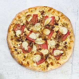Carbonara pizza