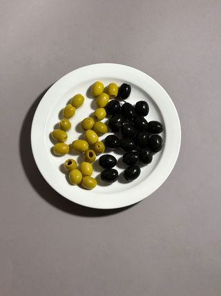 Маслини і оливки (100 гр)