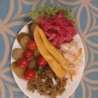 მწნილის ასორტი