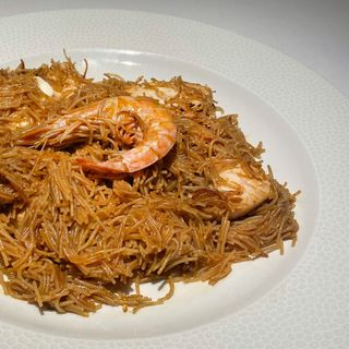 Rossejat de Fideos con Langostinos y Pescado de Roca