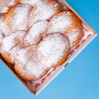 Վանիլային և Շոկոլադային կրեմով Պոնչիկների Բոքս