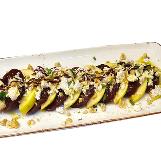 Салата с мариновано цвекло и ябълки (380гр)