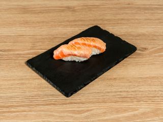 Niguiri De Salmon Grillado (2 Uds.)