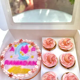 Cake 6 personnes et 6 cupcakes 