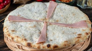 ლობიანი რაჭული ლორით საშუალო