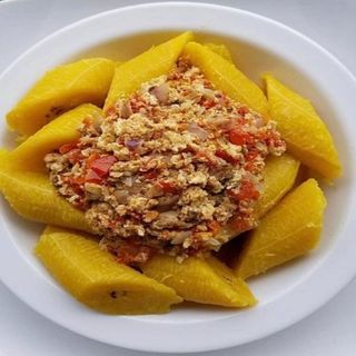 Boiled plantain and egg sauce