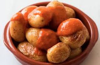 Papas arrugadas con mojo rojo