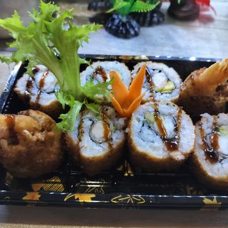 267a Uramaki fritto con gamberoni  8 pezzi