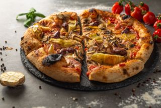 Pizza Capriciosa  medie