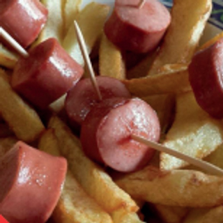 Patate fritte con wurstel