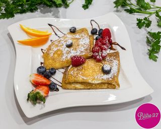 Naleśniki z serem i owocami