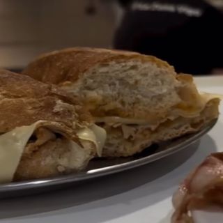 BOCATA JAMON ASADO ( PICANTE )