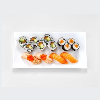 Salmon sushi selection 14p.