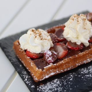Waffle de Nutella com Morangos