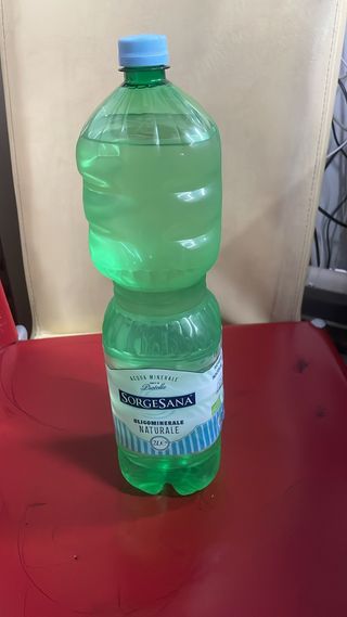 Acqua naturale grande