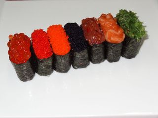 64.- Gunkan Huevas  de wasabi (2 Uds.)