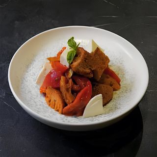 Деревенский тосканский салат с моцареллой