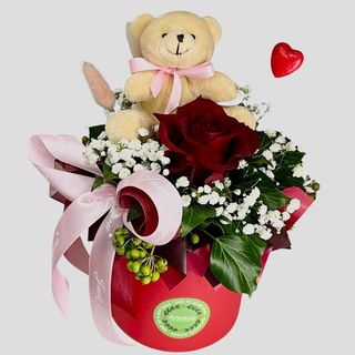 Kutija sa crvenom ružom i medom