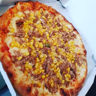 Mala Tuna Pizza