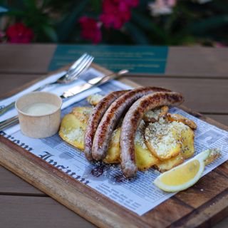 Телешки наденички от породи блек ангъс и лимузин (350г)