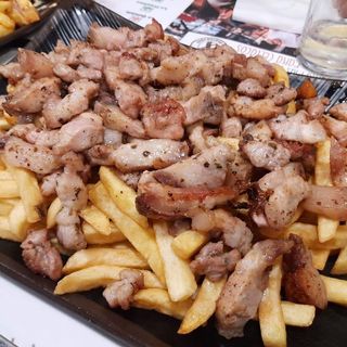 Patatas Fritas Con Bacon Queso