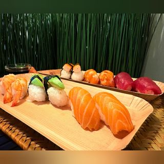 Nigiri de atún (1 pza.)