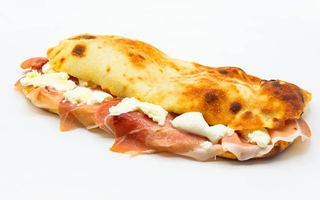 Saltimbocca crudo e provola