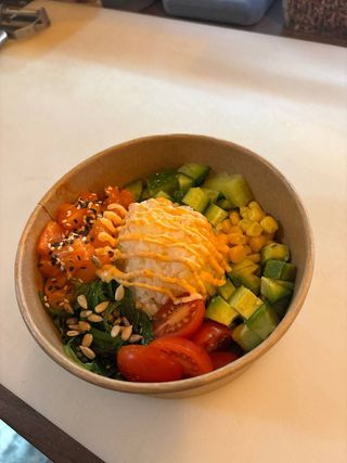 Poke Bowl Sake yaki