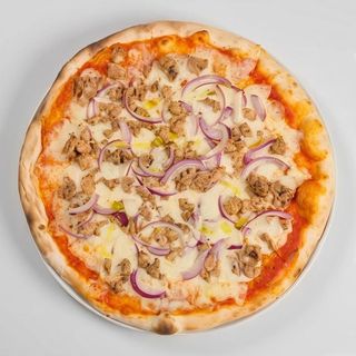 Pizza De Atún (Mediana)
