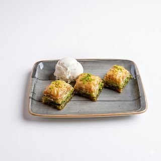 Baklava Con Helado (3 Uds.)