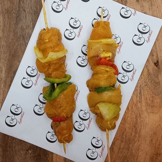 Brocheta de pollo con curry y verduras - 4 unidades - 780 g