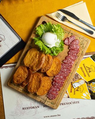 Prženice sa čajnom kobasicom