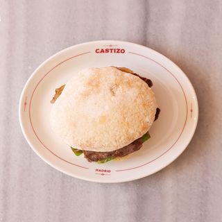 Mollete de pepito de ternera