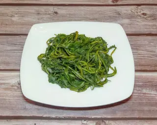 Cicoria ripassata aglio olio e peperoncino