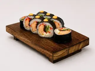 Futomaki Łosoś w tempurze (287g)