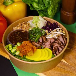 Sałatka z wołowiną