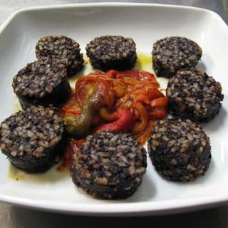 Morcilla Con Pimientos Rojos