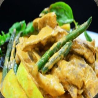 Pato Asado Con Salsa Thai Curry Rojo