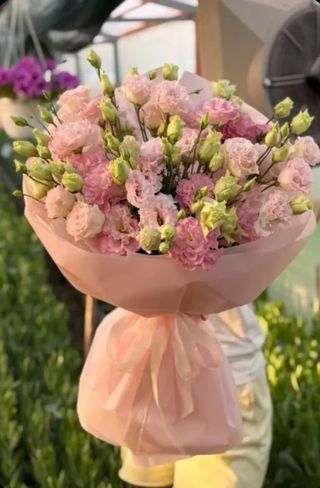 Buchet din eustome roz