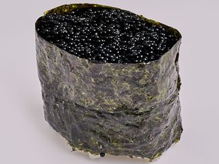 Գունկան թռչող ձկան սև ձկնկիթով