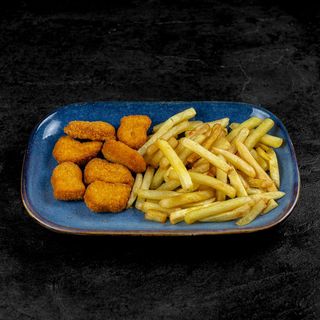 Chicken Nuggets & Pomfrit
