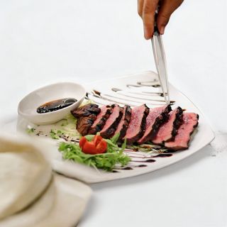 Tagliata di filetto di scottona all'aceto balsamico