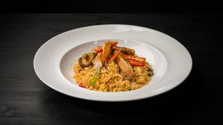 Pui cu lotus si urechi lemn